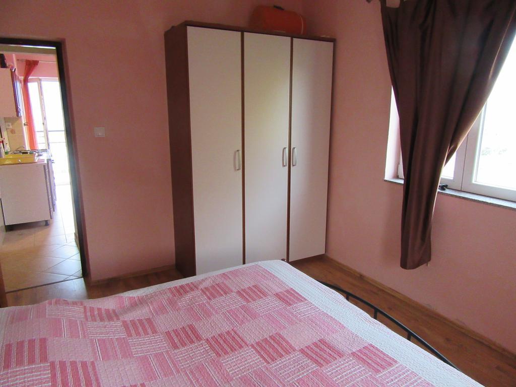 Apartments Leon Ražanac Εξωτερικό φωτογραφία