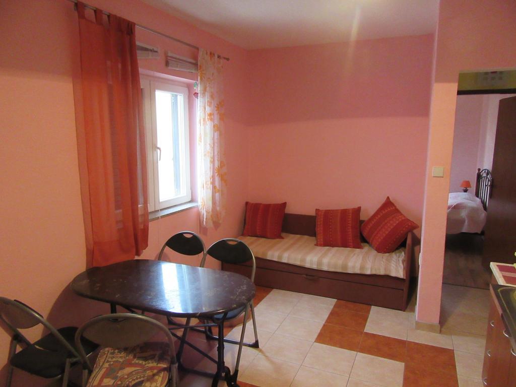 Apartments Leon Ražanac Εξωτερικό φωτογραφία