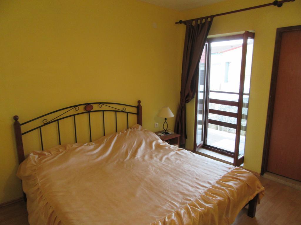 Apartments Leon Ražanac Εξωτερικό φωτογραφία