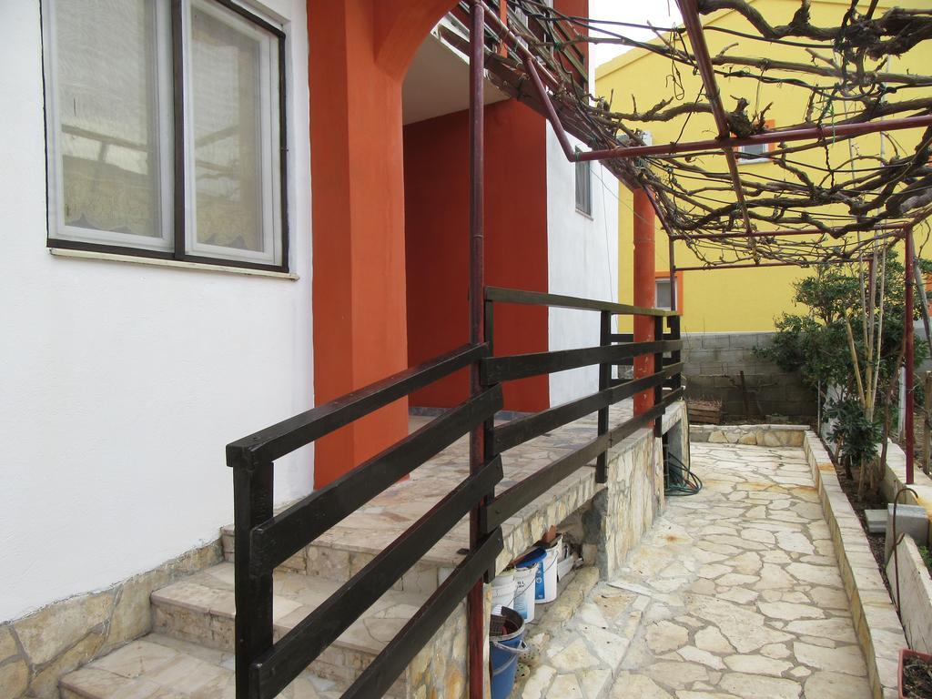 Apartments Leon Ražanac Εξωτερικό φωτογραφία