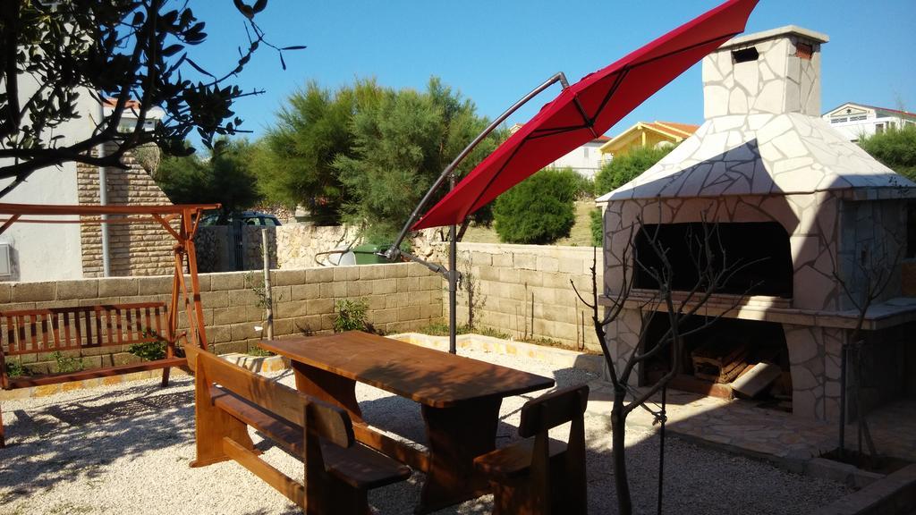 Apartments Leon Ražanac Εξωτερικό φωτογραφία