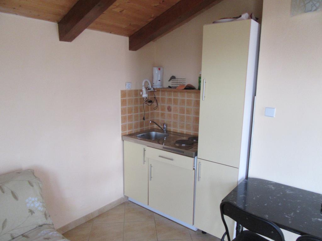 Apartments Leon Ražanac Εξωτερικό φωτογραφία