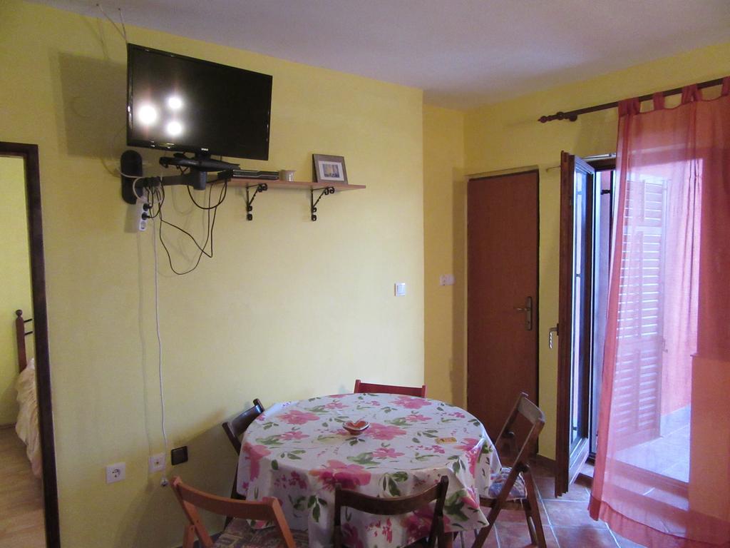 Apartments Leon Ražanac Εξωτερικό φωτογραφία